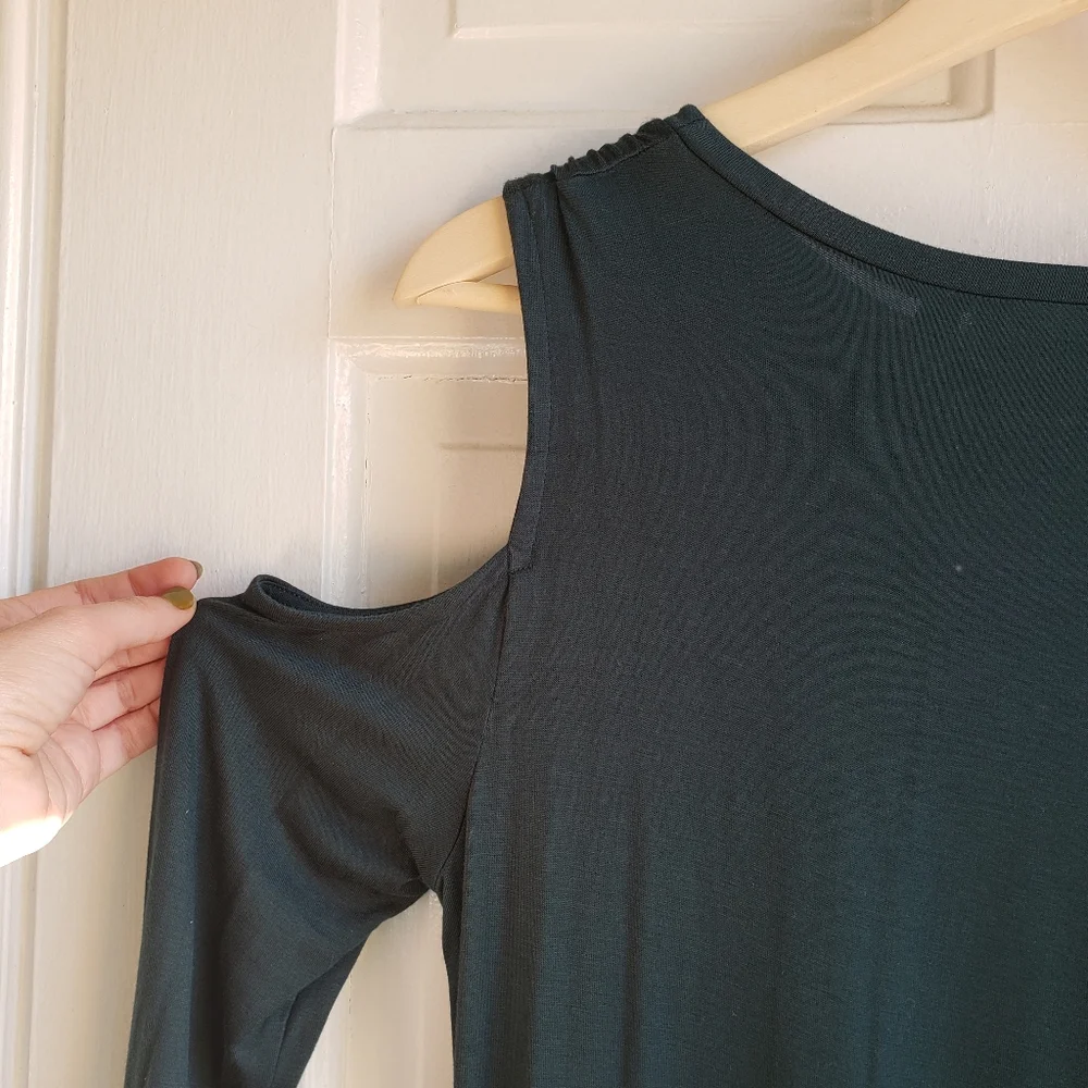 NWT Apt 9 Cold Shoulder Top Size S - Picture 5 of 6